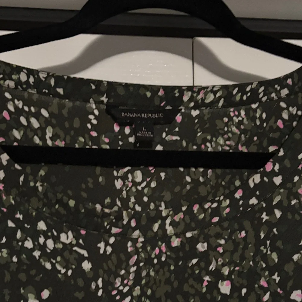 Banana Republic Long Sleeve Floral Blouse - Dark Green - Picture 2 of 5